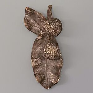 VTG Chalkware Thanhardt Burger Corp Leaves & Walnuts Wall Hanging Line 9.5 x 4